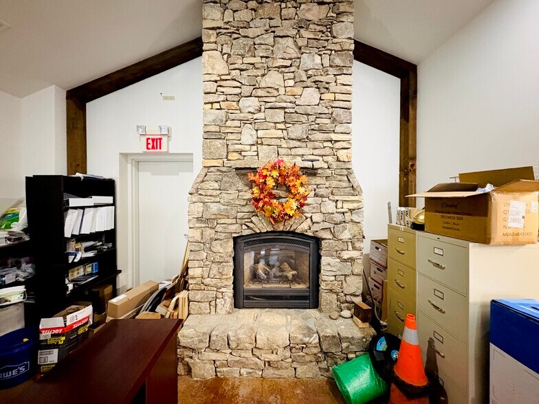 More Photos Of 452 Butler Bridge Rd, Fletcher Light Manufacturing For Lease