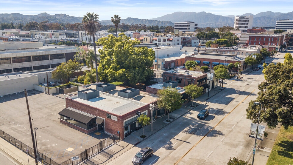 More Photos Of 207 S Fair Oaks Ave, Pasadena Unknown For Lease