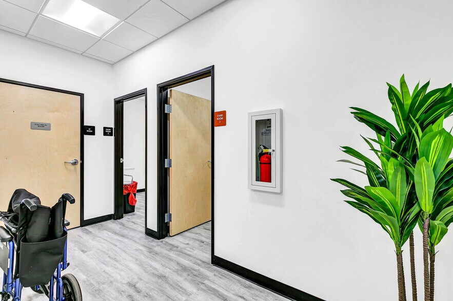 More Photos Of 4105 N 20th St, Phoenix Medical For Sale