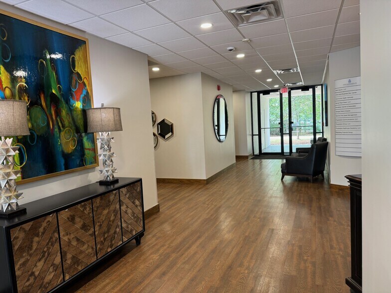 More Photos Of 4875 Riverside Dr, Macon-Bibb Office For Sale