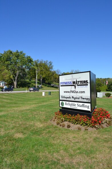 More Photos Of 7710 Olentangy River Rd, Columbus Office For Sale