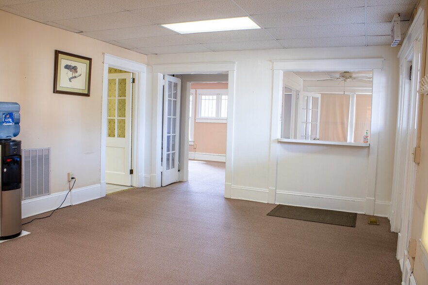 More Photos Of 611 Carthage St, Sanford Medical For Lease