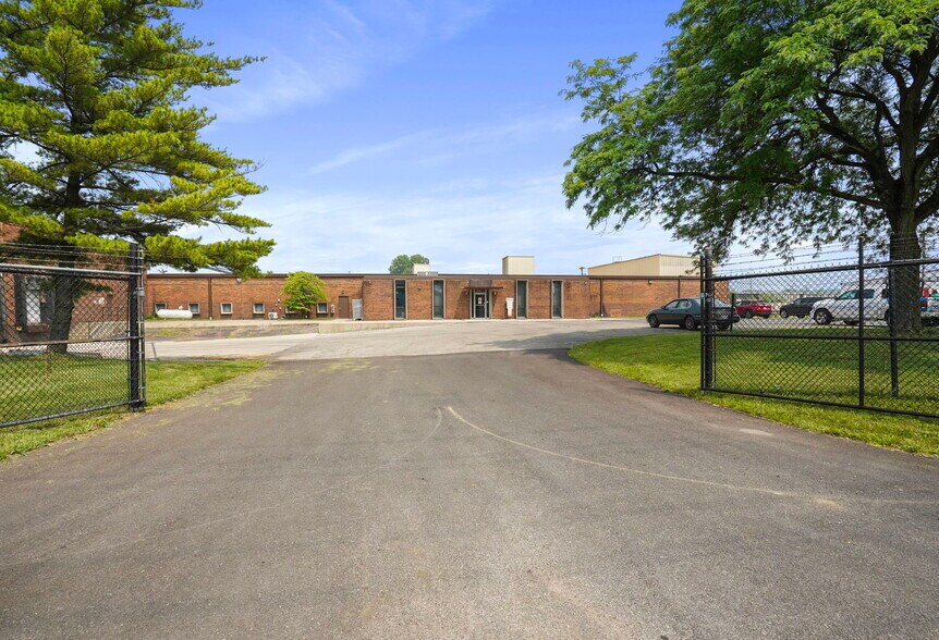 More Photos Of 1840 Progress Ave, Columbus Manufacturing For Sale