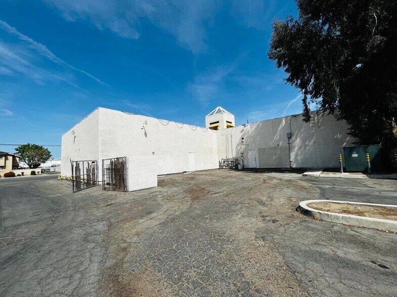 More Photos Of 3699 Ming Ave, Bakersfield Unknown For Lease