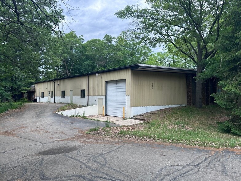 More Photos Of 2883 Aero Park Dr, Traverse City Warehouse For Sale