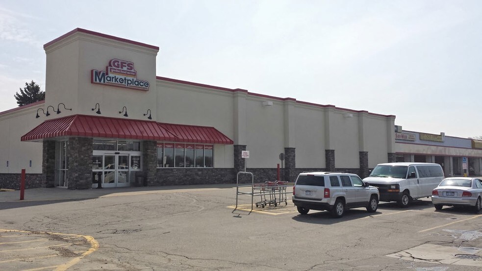More Photos Of 5640-5734 N Telegraph Rd, Dearborn Heights Unknown For Lease