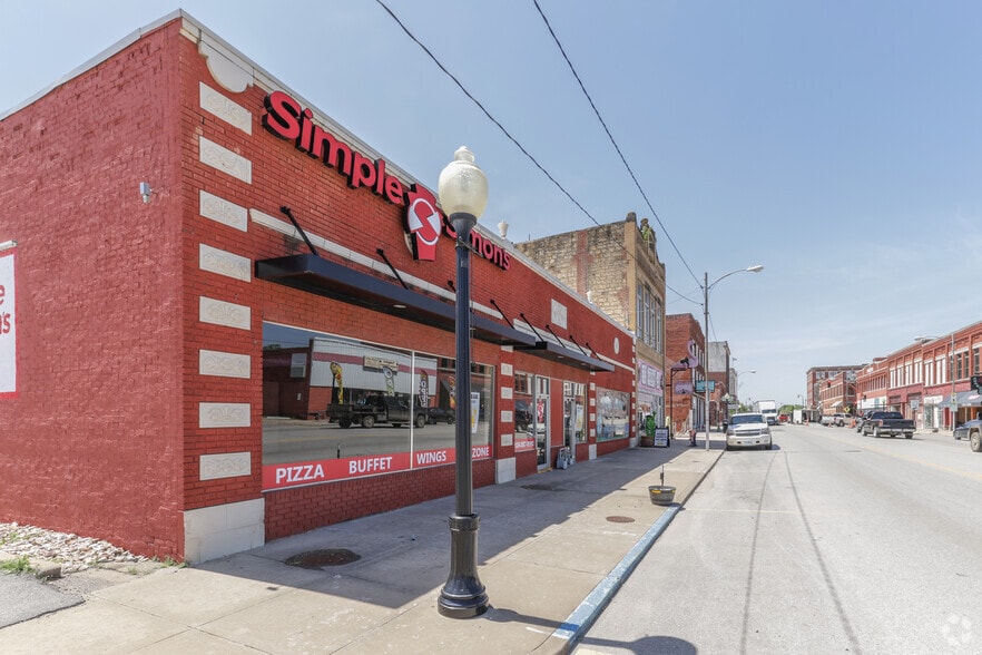 More Photos Of 140 E Main St, Pawhuska Storefront Retail Office For Sale