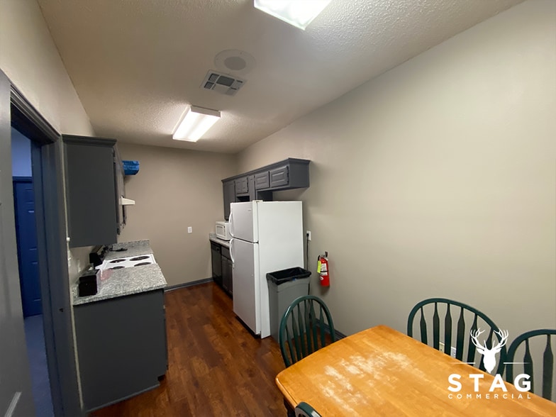 More Photos Of 525 S Carroll Blvd, Denton Office Residential For Lease