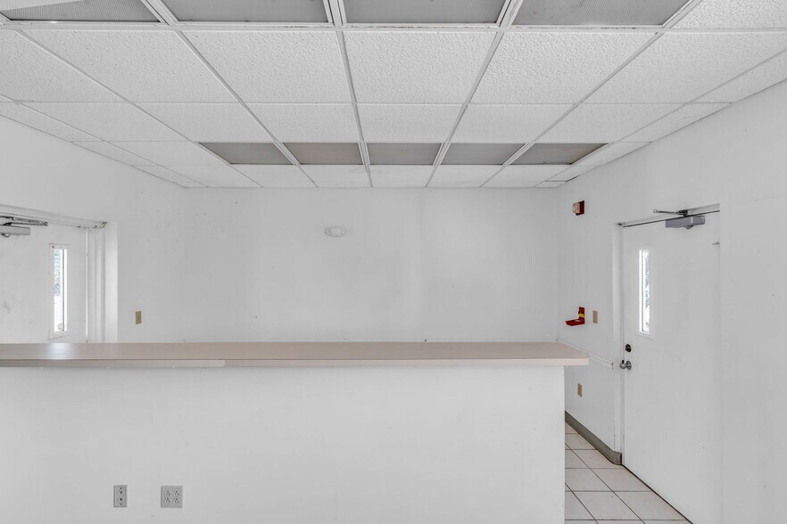 More Photos Of 14 125th Street Gulf, Marathon Office Residential For Sale