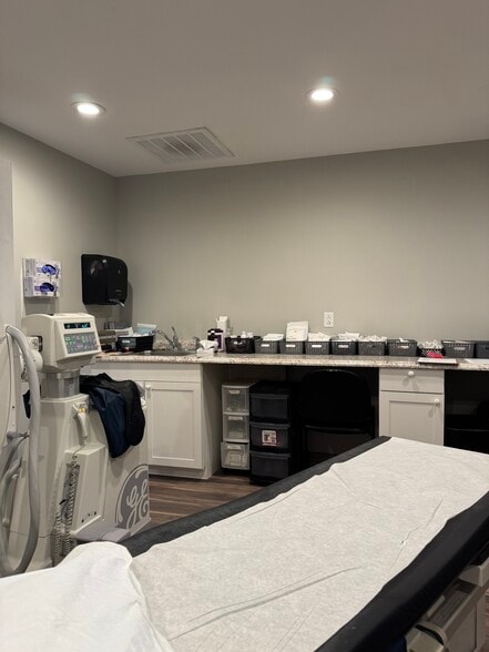 More Photos Of 110 Turner St, Southern Pines Medical For Lease