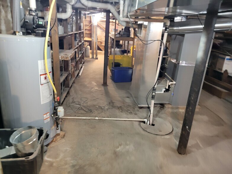 More Photos Of 90 E Jefferson St, Franklin Specialty For Lease