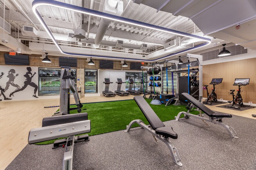 More Photos Of 5960 Berkshire Ln, Dallas Coworking Space