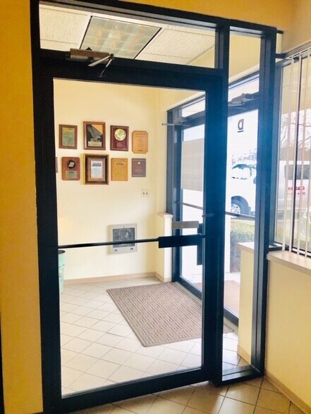 More Photos Of 3555 Veterans Memorial Hwy, Ronkonkoma Office For Sale