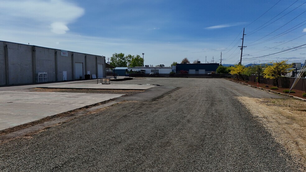 More Photos Of 250 Queen Ave SW, Albany Warehouse For Sale