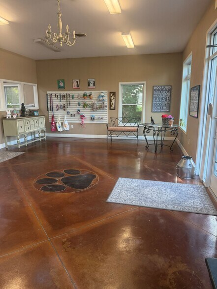 More Photos Of 230 W Main St, Victor General Retail For Sale