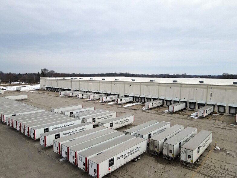More Photos Of 33 Industrial Pky, La Porte Distribution For Lease