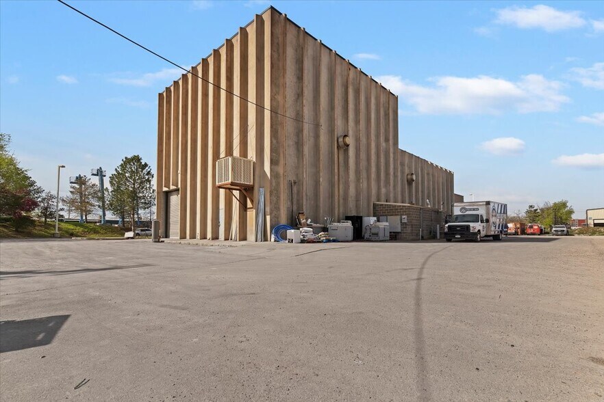 More Photos Of 825 S Gladiola St, Salt Lake City Warehouse For Sale