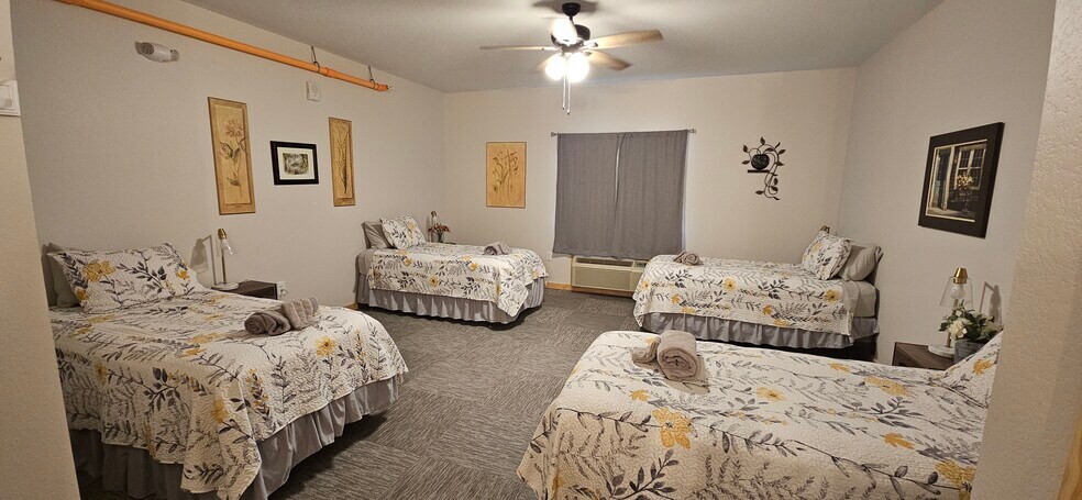 More Photos Of 2235 N Clairemont Ave, Eau Claire Freestanding For Sale