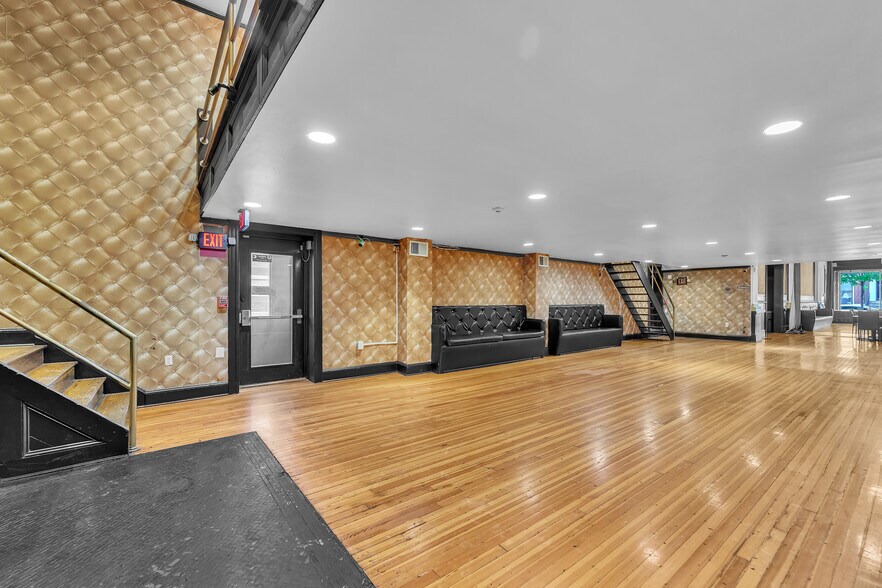 More Photos Of 518 N Charles St, Baltimore Storefront Retail Office For Sale