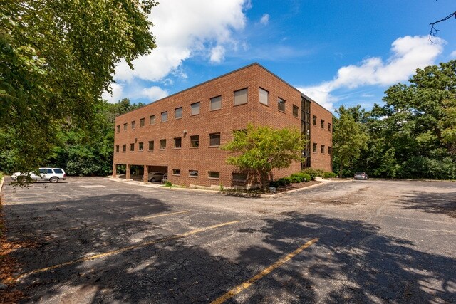 More Photos Of 127 E Lake St, Bloomingdale Office For Lease
