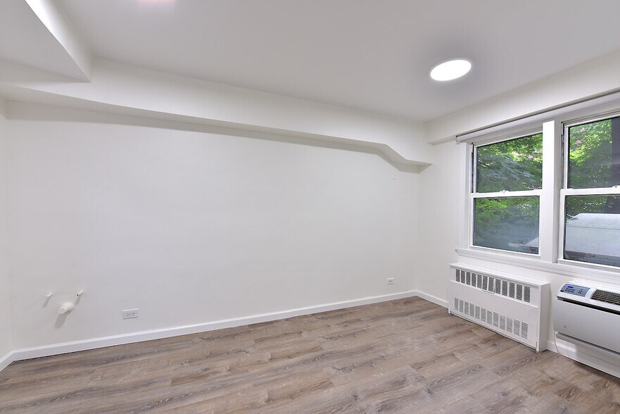 More Photos Of 150 E 37th St, New York Apartments For Lease