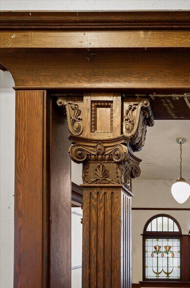 More Photos Of 619 Commercial Ave, Anacortes Storefront Retail Office For Sale