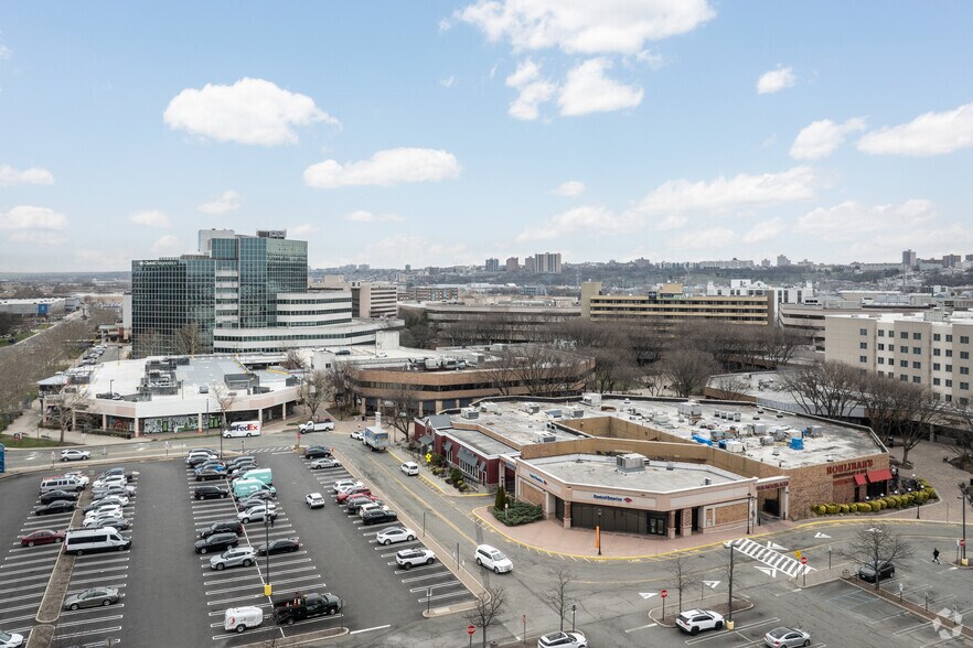 More Photos Of 700 Plaza Dr, Secaucus Storefront Retail Office For Lease