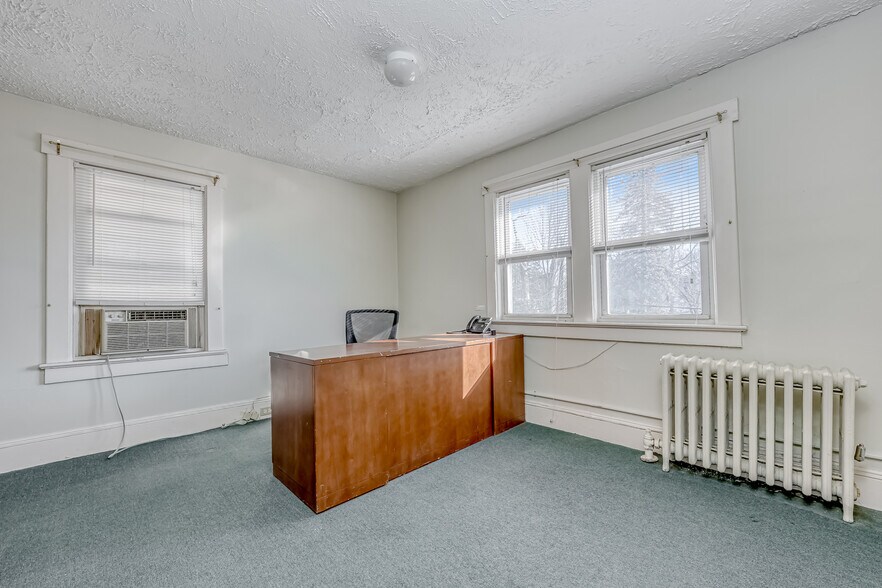 More Photos Of 313 N Main St, Spring Valley Office For Sale