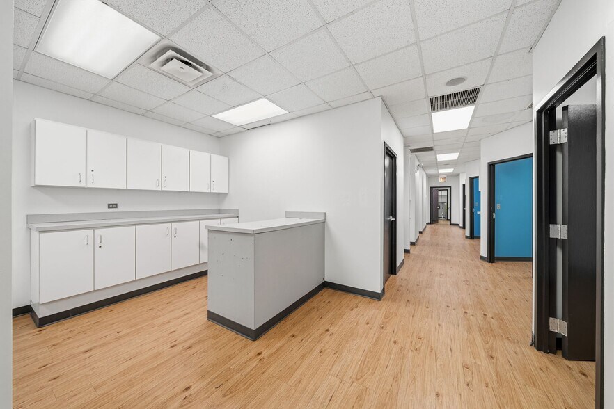 More Photos Of 6059 S Ashland Ave, Chicago Freestanding For Lease