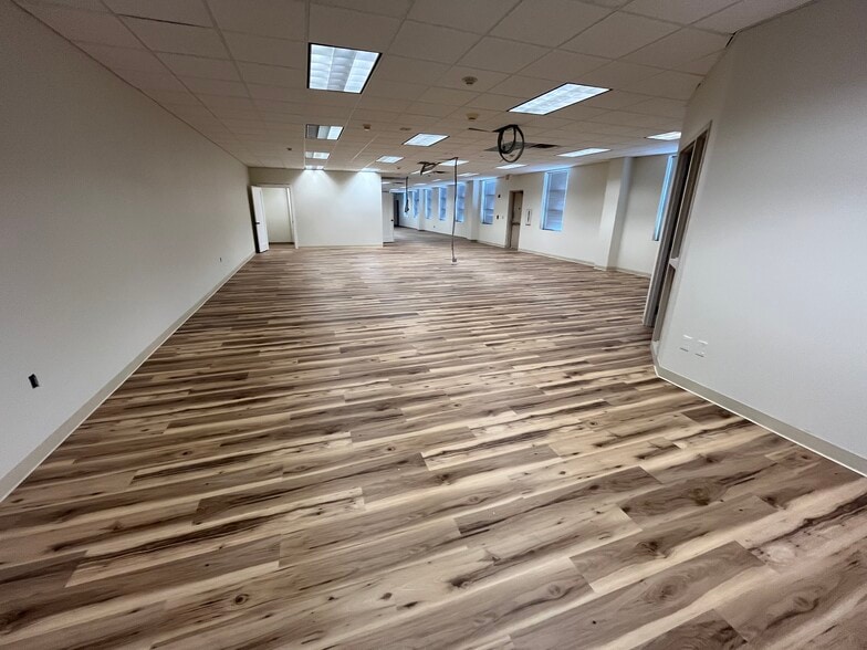 More Photos Of 1202 E South 11th St, Abilene Office For Lease