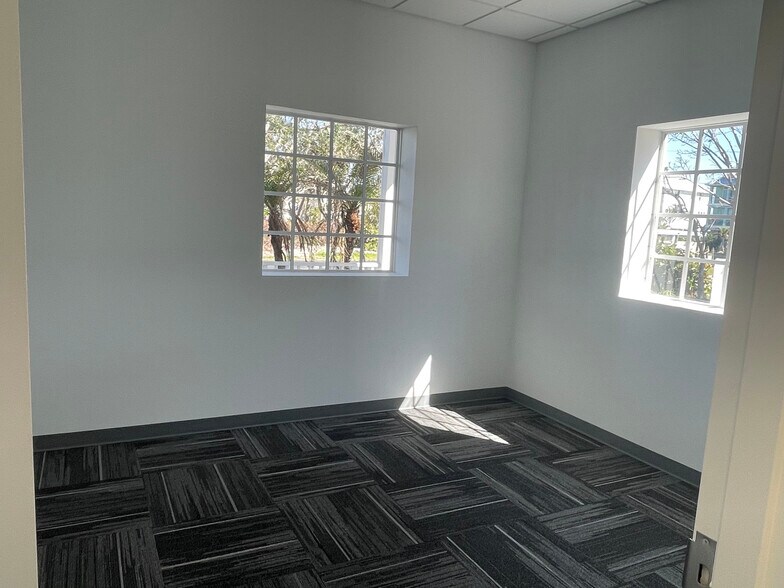 More Photos Of 6061 Estero Blvd, Fort Myers Bank For Sale