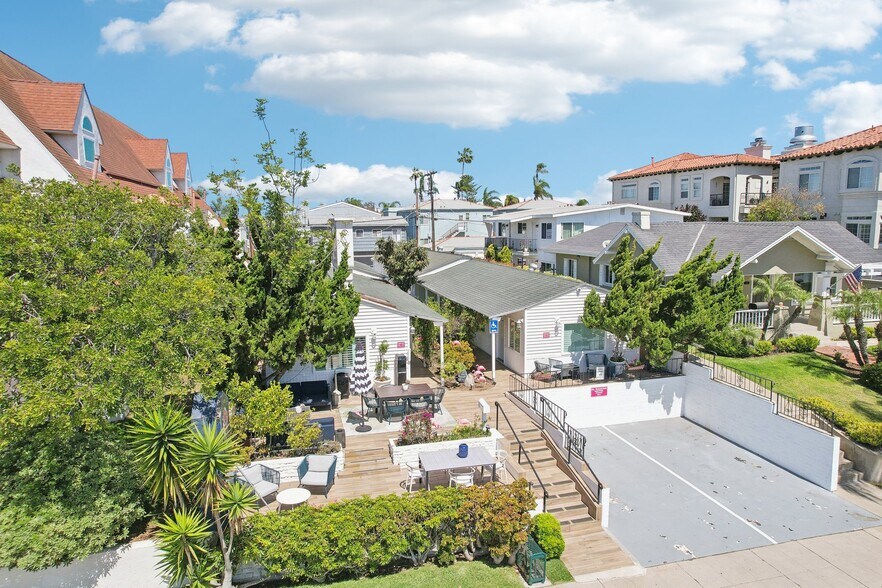 Primary Photo Of 370 Orange Ave, Coronado Hotel For Sale