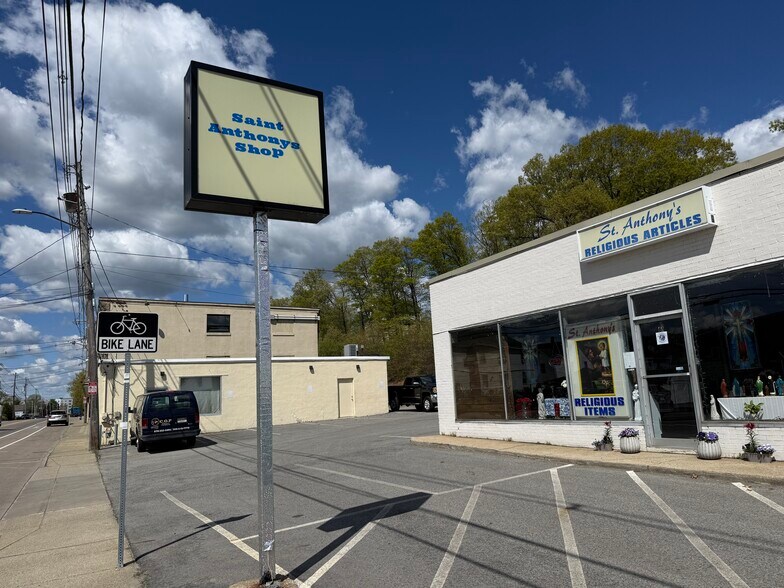 More Photos Of 61 Waverly St, Framingham Storefront For Lease
