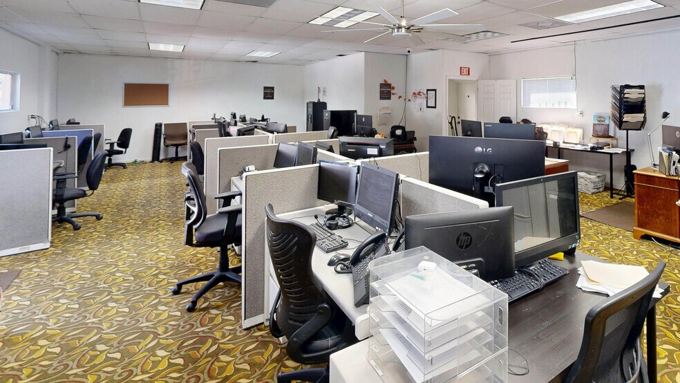 More Photos Of 2020 N Orange Ave, Orlando Storefront Retail Office For Sale