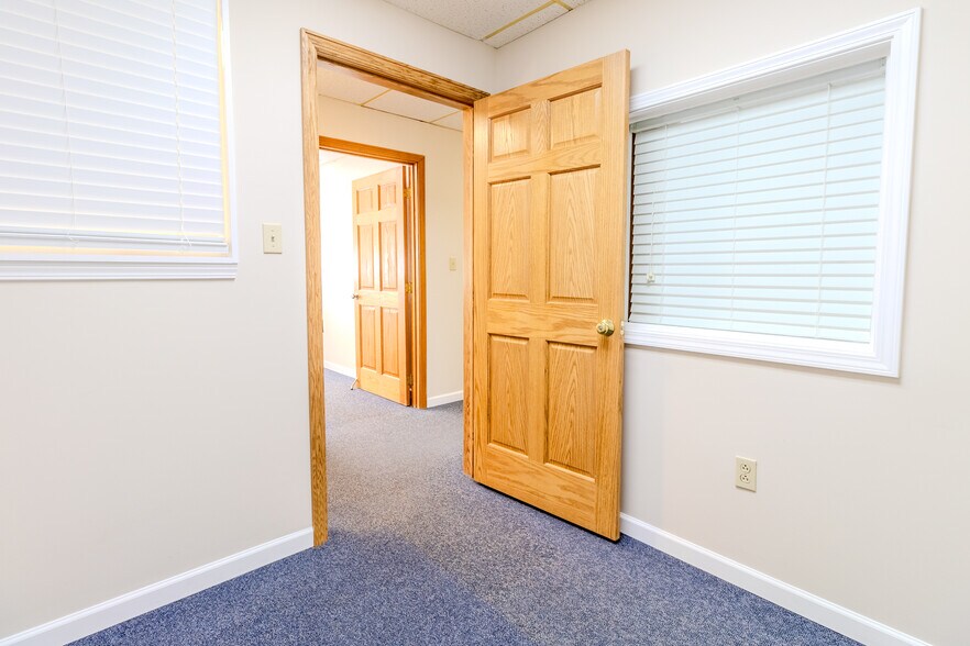 More Photos Of 9173 Lincoln Hwy, Irwin Office For Sale