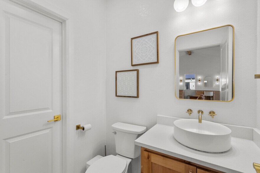 More Photos Of 9016 Private Road 2329, Terrell Lodge Meeting Hall For Sale