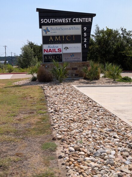More Photos Of 9521 W Highway 290, Austin Storefront Retail Office For Lease