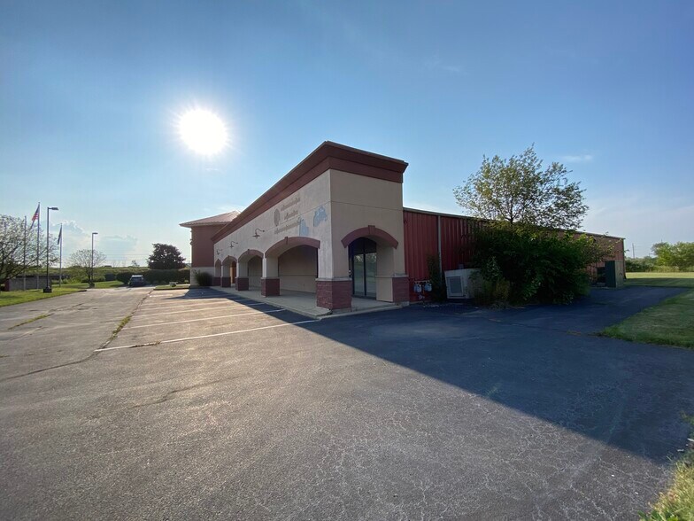 More Photos Of 2801 Bertholet Blvd, Valparaiso Office For Sale