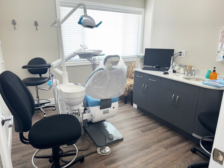 More Photos Of 845 N State St, Orem Office For Lease