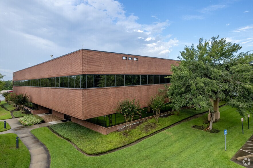 More Photos Of 4005 Technology Dr, Angleton Office For Lease