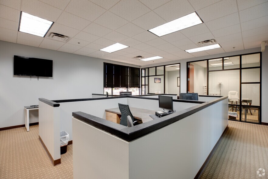 More Photos Of 8165 E Indian Bend Rd, Scottsdale Medical For Lease