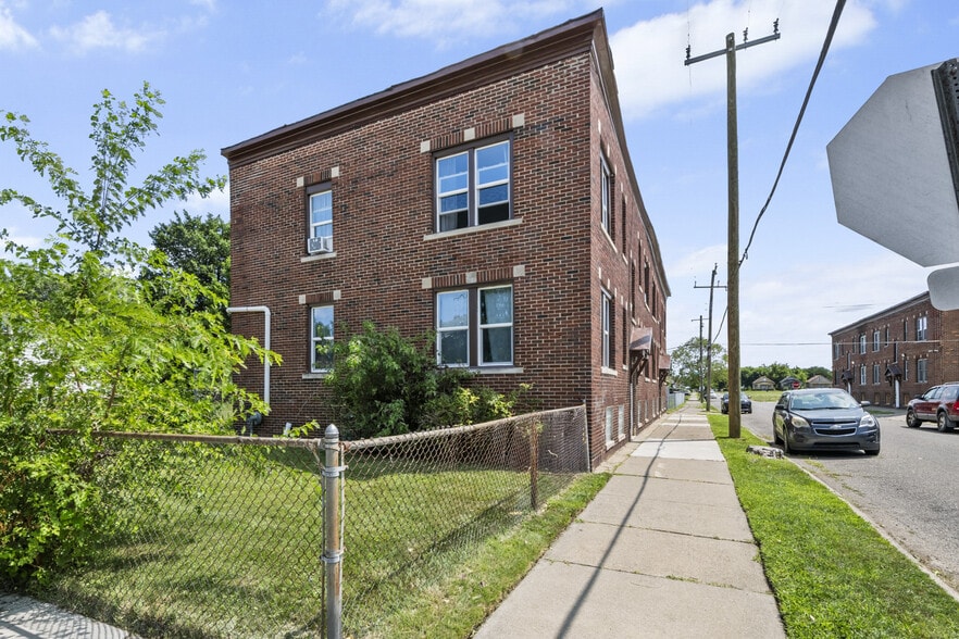 More Photos Of 7430 Alaska St, Detroit Apartments For Sale
