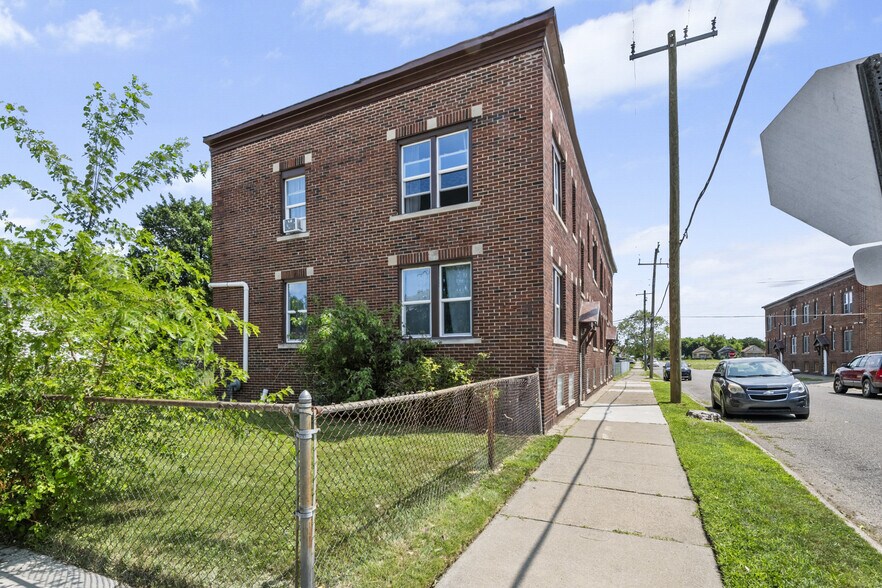 More Photos Of 7430 Alaska St, Detroit Apartments For Sale