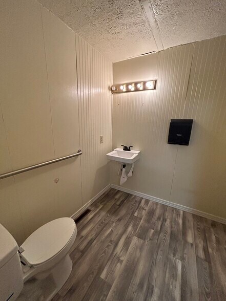 More Photos Of 198 George St, Beckley Research And Development For Sale