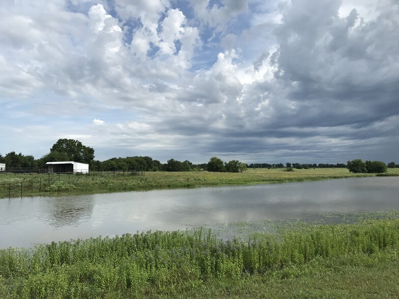 More Photos Of 13673 Interstate Highway 30 E, Saltillo Land For Sale