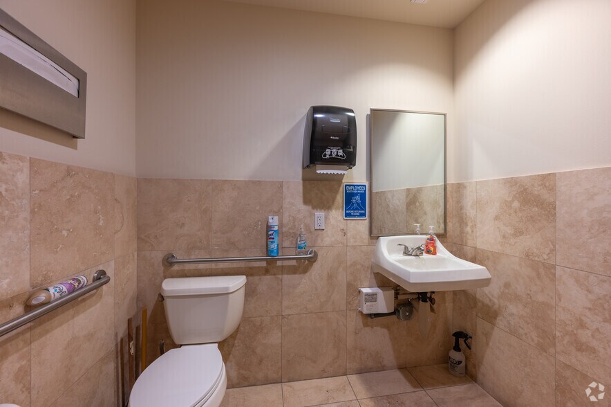 More Photos Of 2905 Lake East Dr, Las Vegas Office For Lease