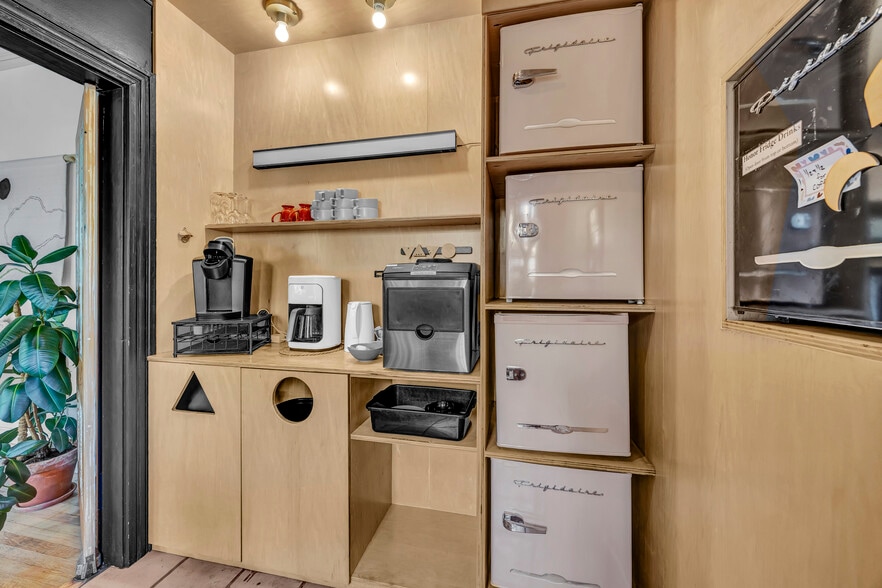 More Photos Of 118 S 4th St, Wilmington Hospitality For Sale