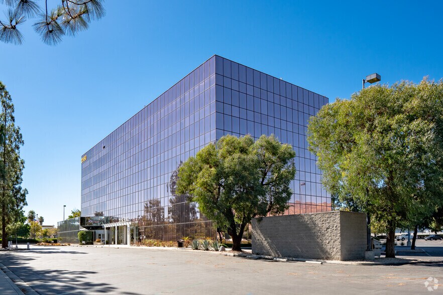More Photos Of 2550 N Hollywood Way, Burbank Office For Lease