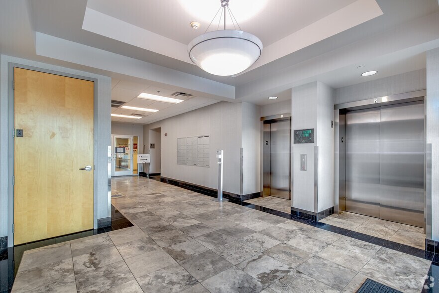 More Photos Of 20940 N Tatum Blvd, Phoenix Unknown For Lease