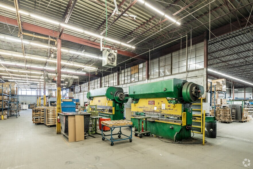 More Photos Of 9145 Rue Boivin, Montréal Light Manufacturing For Lease
